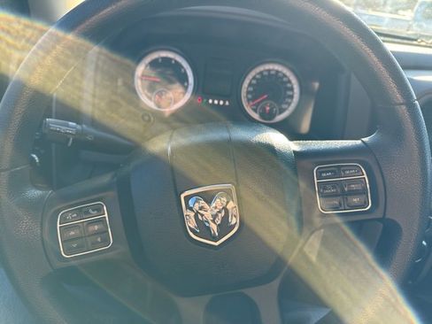 Used 2016 RAM 1500 Express image 29