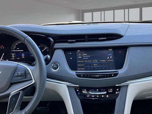 Used 2018 Cadillac XT5 Premium Luxury w/ Driver Assist Package FWD image 6