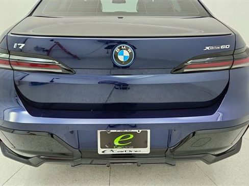 Used 2023 BMW i7 xDrive60 image 11