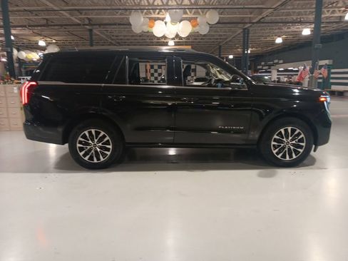Used 2025 Ford Expedition Platinum AWD/4WD image 5