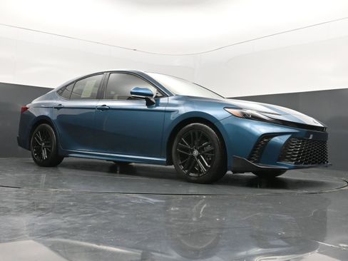 Used 2025 Toyota Camry SE FWD image 41