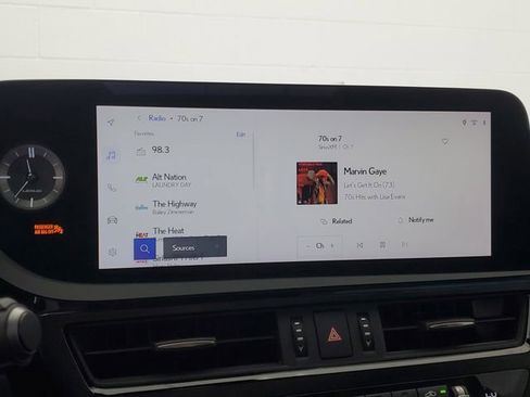 Used 2024 Lexus ES 350 w/ Premium Package image 27