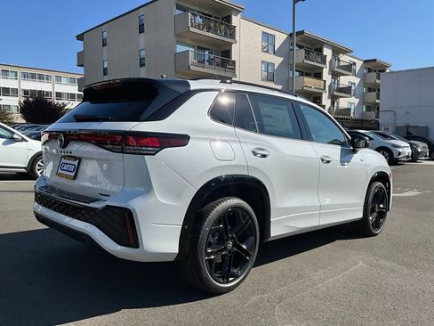 New 2025 Volkswagen Tiguan SE R-Line image 7