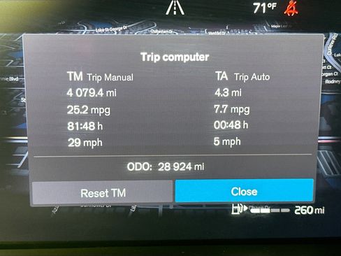 Used 2022 Volvo XC60 B5 Inscription w/ Protection Package Premier image 12