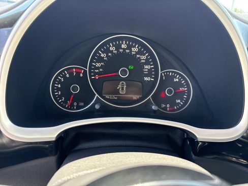 Used 2012 Volkswagen Beetle 2.5 FWD image 9