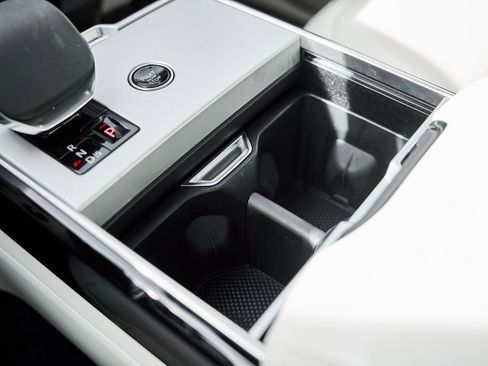 Used 2024 Land Rover Range Rover Long Wheelbase SE image 74