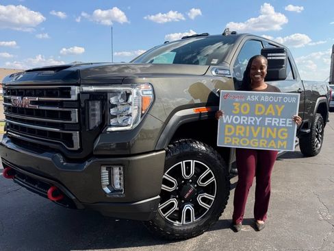 Used 2022 GMC Sierra 2500 AT4 w/ Driver Alert Package I AWD/4WD image 1