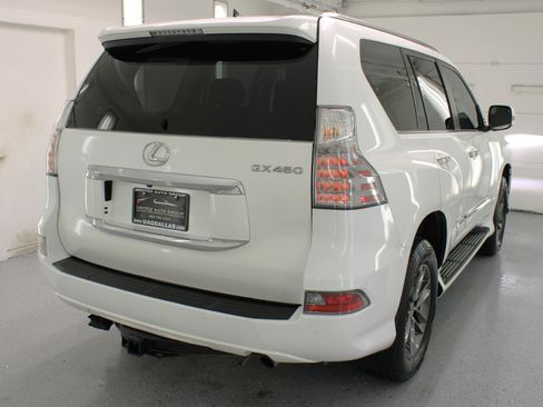 Used 2017 Lexus GX 460 Premium image 9