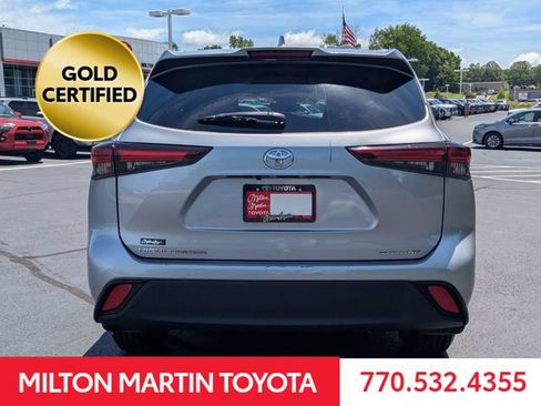 Certified 2024 Toyota Highlander XLE AWD/4WD image 11