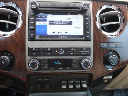 Used 2011 Ford F250 Lariat w/ Lariat Ultimate Pkg AWD/4WD image 32