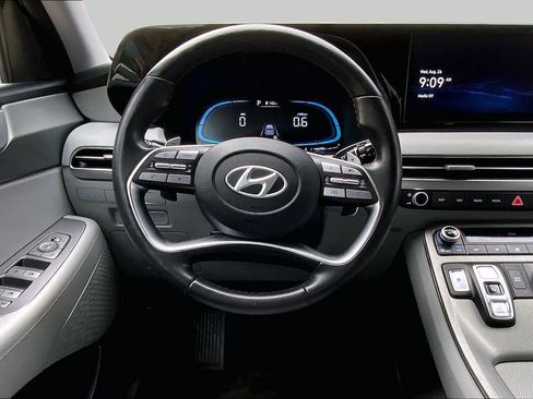 Certified 2025 Hyundai Palisade SEL FWD image 6