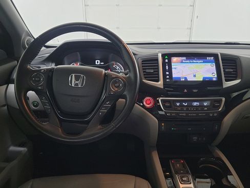Used 2016 Honda Pilot Touring image 12