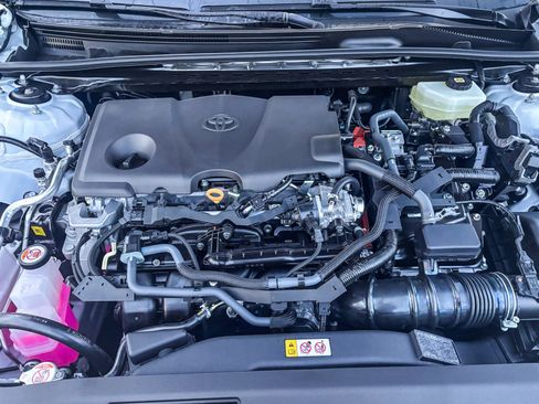 New 2026 Toyota Camry Hybrid FWD image 14