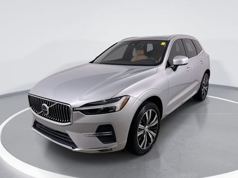 Used 2022 Volvo XC60 B5 Inscription FWD image 1