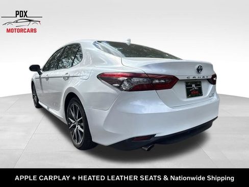 Used 2022 Toyota Camry XLE FWD image 3