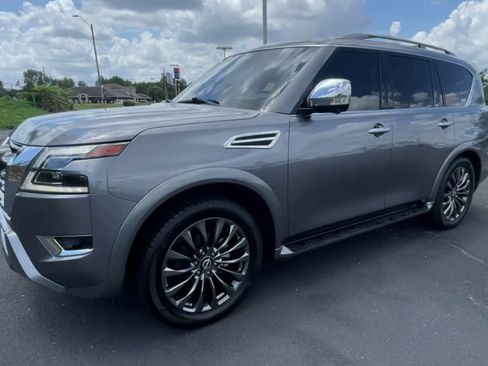 Used 2023 Nissan Armada Platinum w/ Captain's Chairs Package RWD image 4