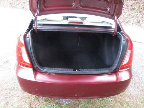 Used 2009 Hyundai Accent GLS image 10