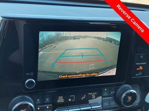 Used 2023 Toyota Highlander L image 11