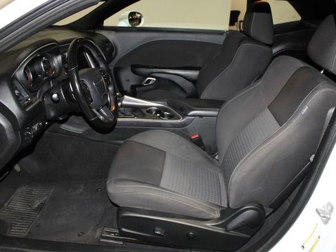 Used 2020 Dodge Challenger R/T image 18