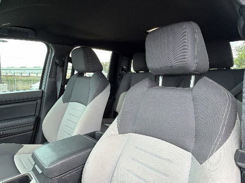 Used 2025 Toyota Tacoma TRD Sport AWD/4WD image 21