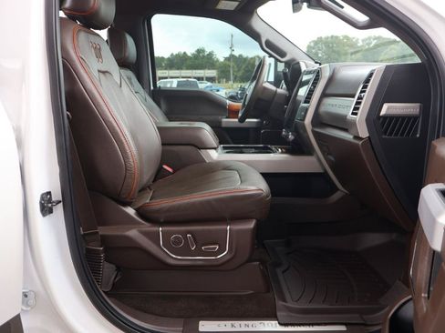 Used 2017 Ford F250 King Ranch w/ King Ranch Ultimate Package AWD/4WD image 11