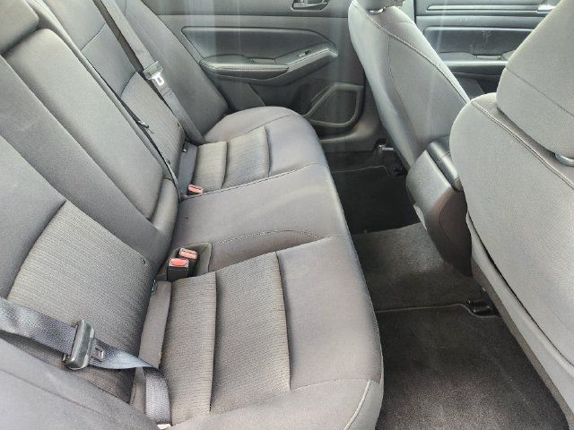 Used 2024 Nissan Altima 2.5 SV FWD image 31