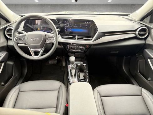 Certified 2025 Chevrolet Trax ACTIV image 18