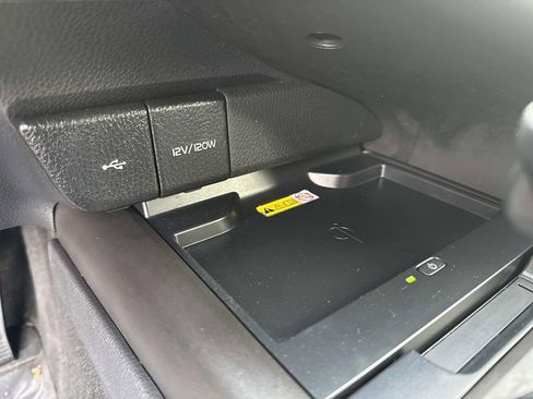 Used 2024 Toyota Camry SE image 31