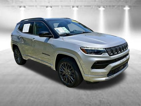 Used 2022 Jeep Compass High Altitude AWD/4WD image 3