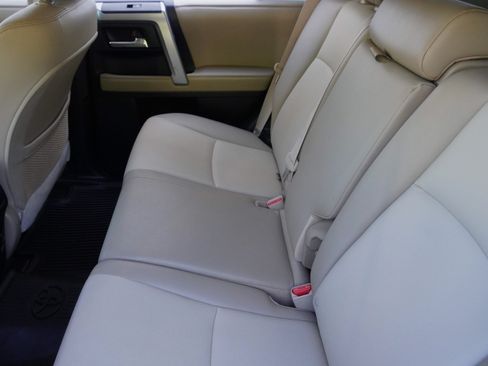 Used 2018 Toyota 4Runner SR5 Premium AWD/4WD image 36