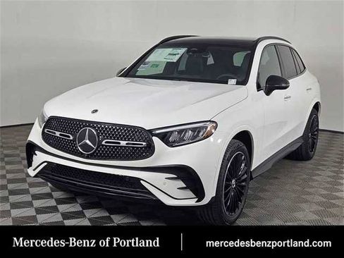Used 2025 Mercedes-Benz GLC 350e 4MATIC image 1