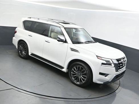 Used 2024 Nissan Armada Platinum w/ Captain's Chairs Package image 38