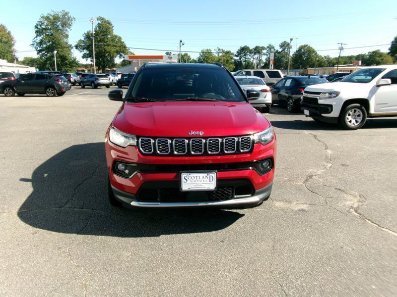 Used 2025 Jeep Compass Limited AWD/4WD image 5