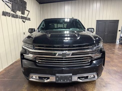 Used 2020 Chevrolet Silverado 1500 High Country w/ Technology Package AWD/4WD image 2