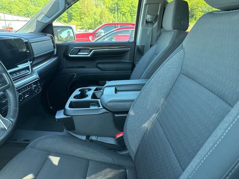 Used 2024 Chevrolet Silverado 1500 LT AWD/4WD image 2