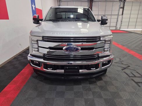 Used 2019 Ford F250 Lariat w/ Lariat Ultimate Package image 4