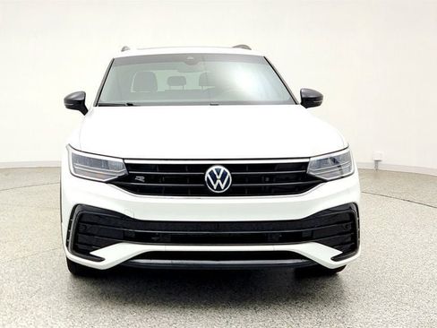 Used 2022 Volkswagen Tiguan SE R-Line AWD/4WD image 2
