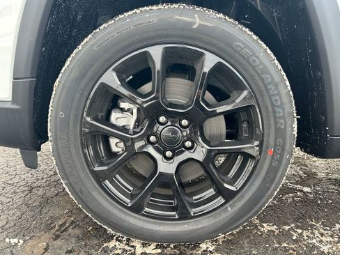 New 2026 Jeep Compass Latitude image 27