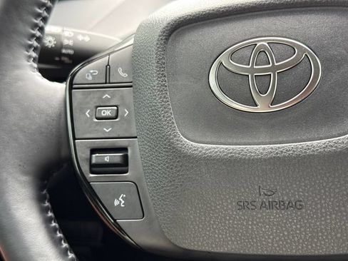 Used 2025 Toyota Prius FWD image 29