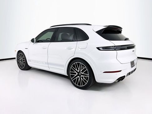 New 2026 Porsche Cayenne Turbo image 3