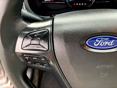 Used 2018 Ford Explorer XLT w/ Equipment Group 202A FWD image 20