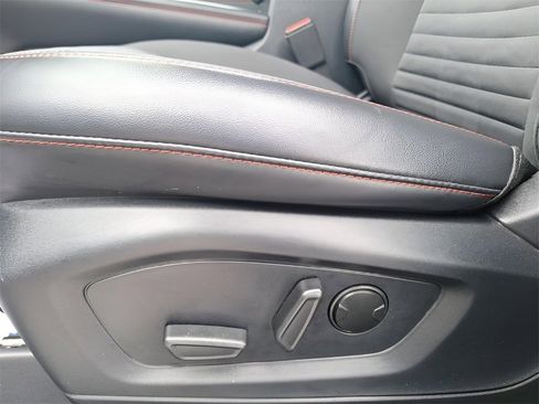 Used 2025 Ford Explorer ST-Line w/ ST-Line Street Pack image 21