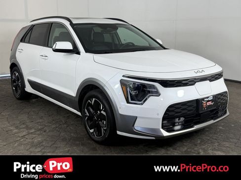 Used 2024 Kia Niro Wave w/ Wave Preserve Package FWD image 1