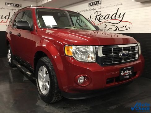 Used 2011 Ford Escape XLT image 3