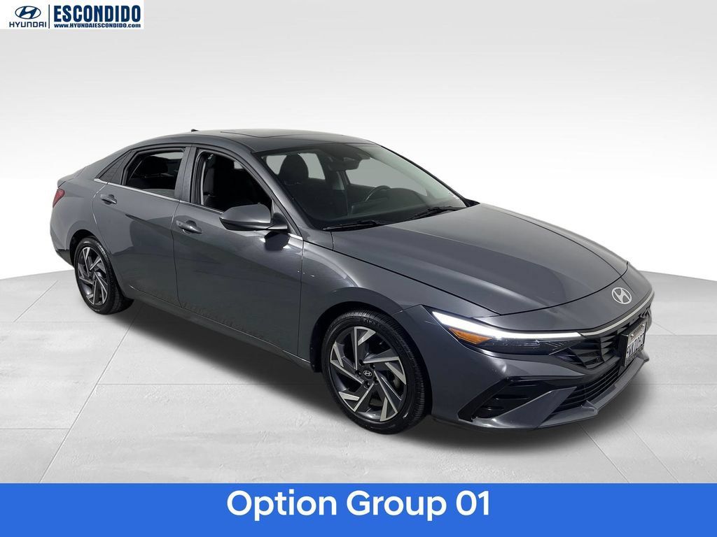Certified 2025 Hyundai Elantra SEL FWD image 8
