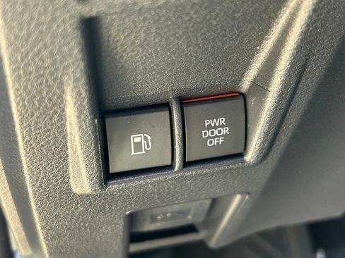 Certified 2026 Toyota Sienna XSE FWD image 29