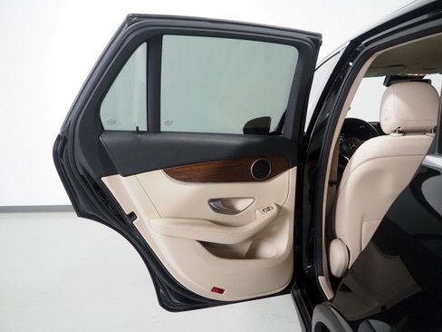 Used 2022 Mercedes-Benz GLC 300 4MATIC image 51