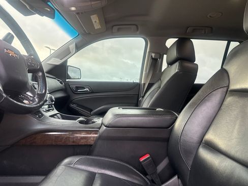 Used 2020 Chevrolet Suburban LT w/ Texas Edition Package RWD image 41