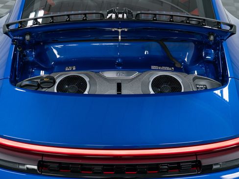 Used 2026 Porsche 911 Carrera T RWD image 15
