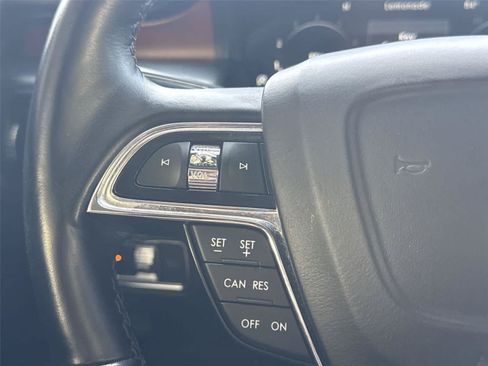 Used 2022 Lincoln Nautilus Reserve AWD/4WD image 23